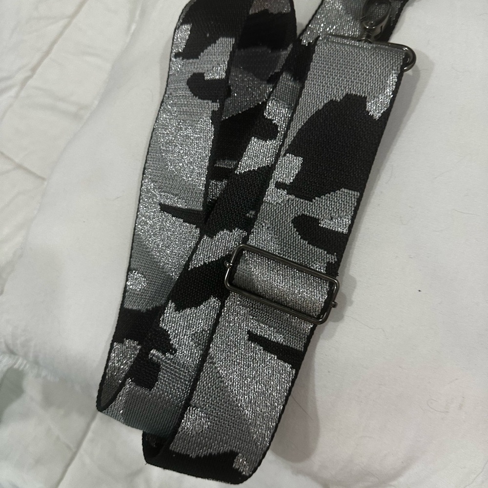 Crossbody handbag strap